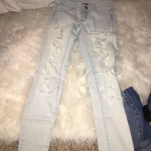 light wash american eagle jeans